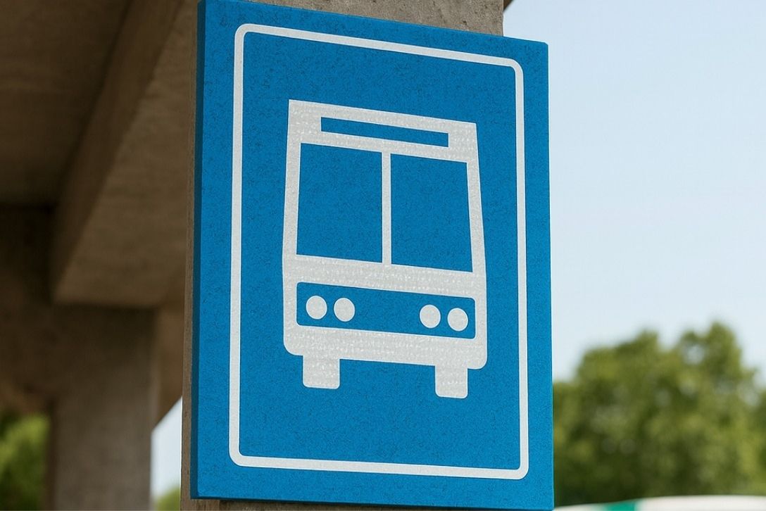 Señalética circular aplicada al transporte público con materiales reciclados